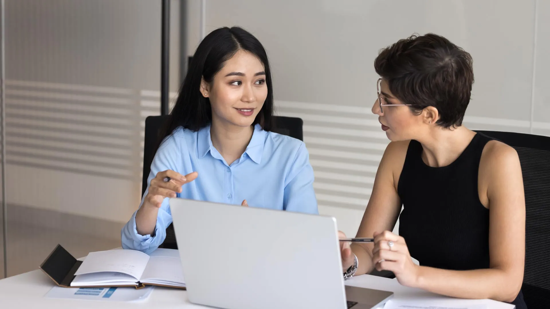 
<span>2025 early career hiring trends: What employers need to know</span>
